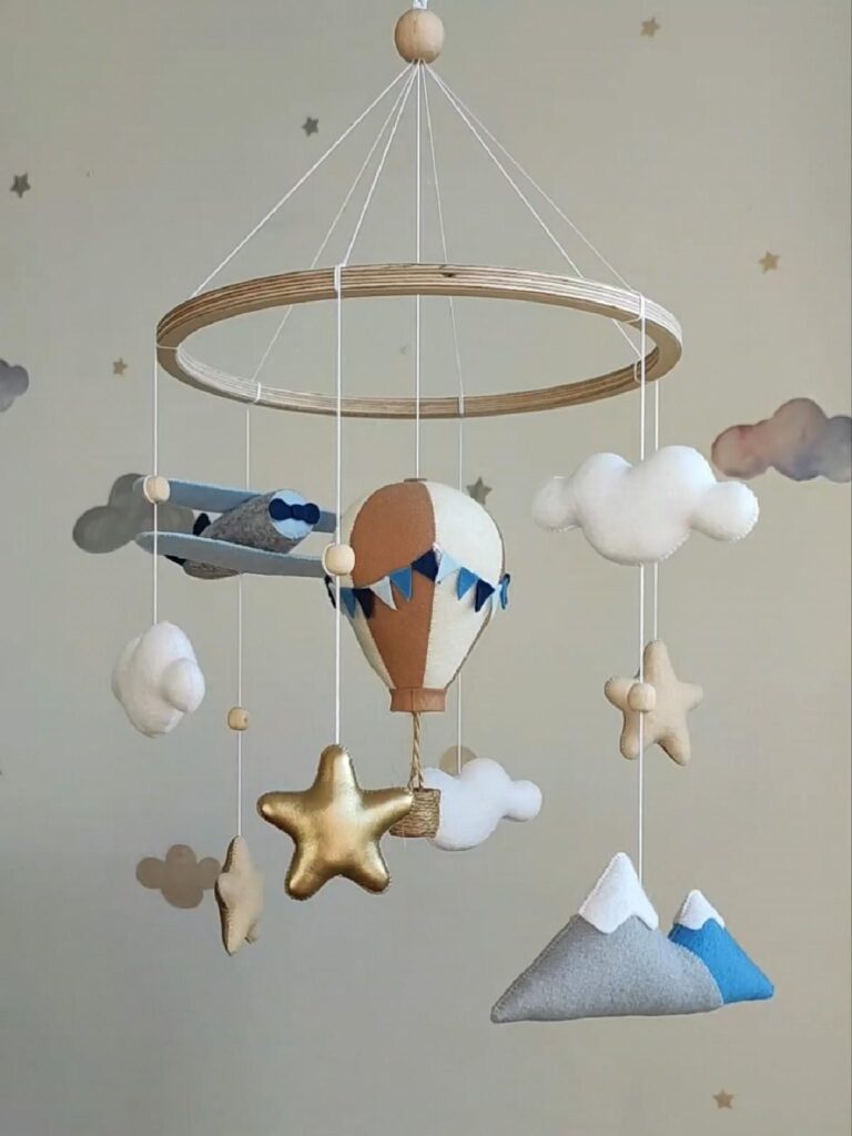 Hot air balloon baby mobile – Travel nursery decor