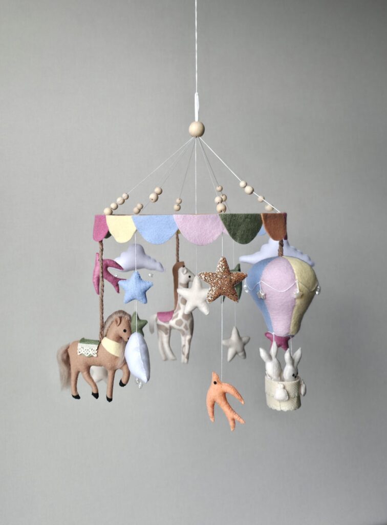 Mädchen Baby Karussell Mobile für Krippe, Kleinkind Mädchen Dekor, hängende Kinderzimmer Dekor, benutzerdefinierte rosa Mobile, Baby-Dusche-Geschenk, neue Mutter Geschenk.