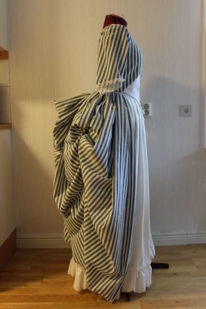 Artistic Robe Anglaise