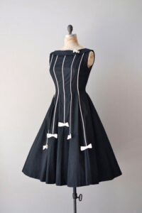 Вырез лодочка- типичная форма горловины НЛ