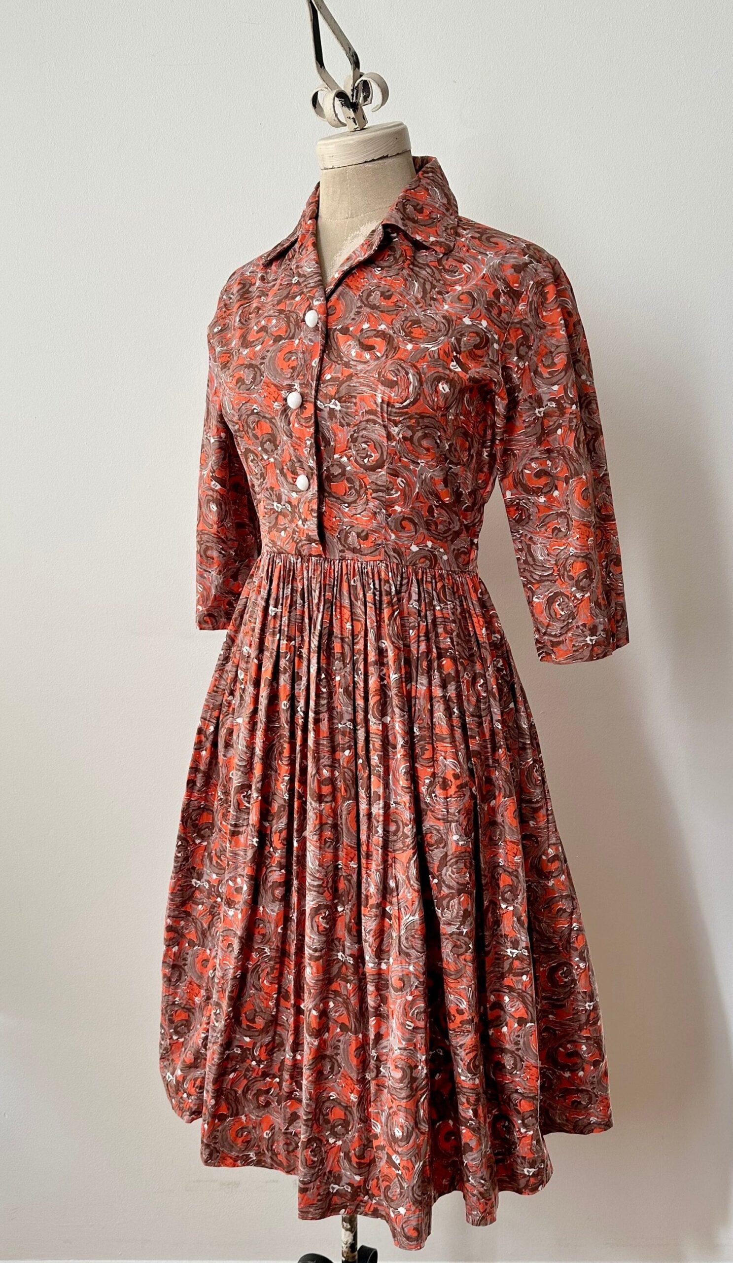 Jahrgang 1940er Jahre | 50er Jahre Baumwoll Swirl Print Shirtwaist Kleid