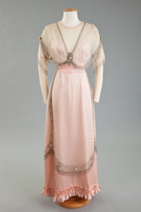 Post by @ephemeral-elegance · 7 images