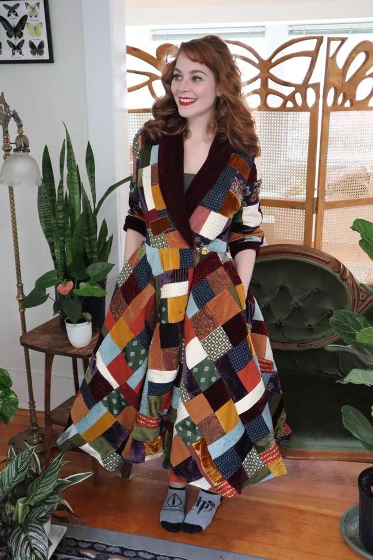 Reddit Users Recreated 12 Famous Outfits and Some of Them Could Outshine the Originals